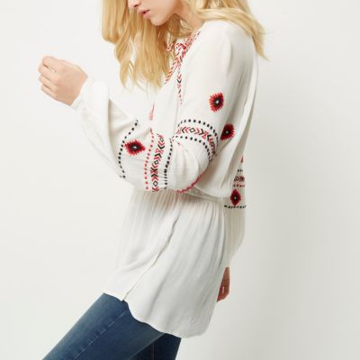 White long sleeve embroidered top